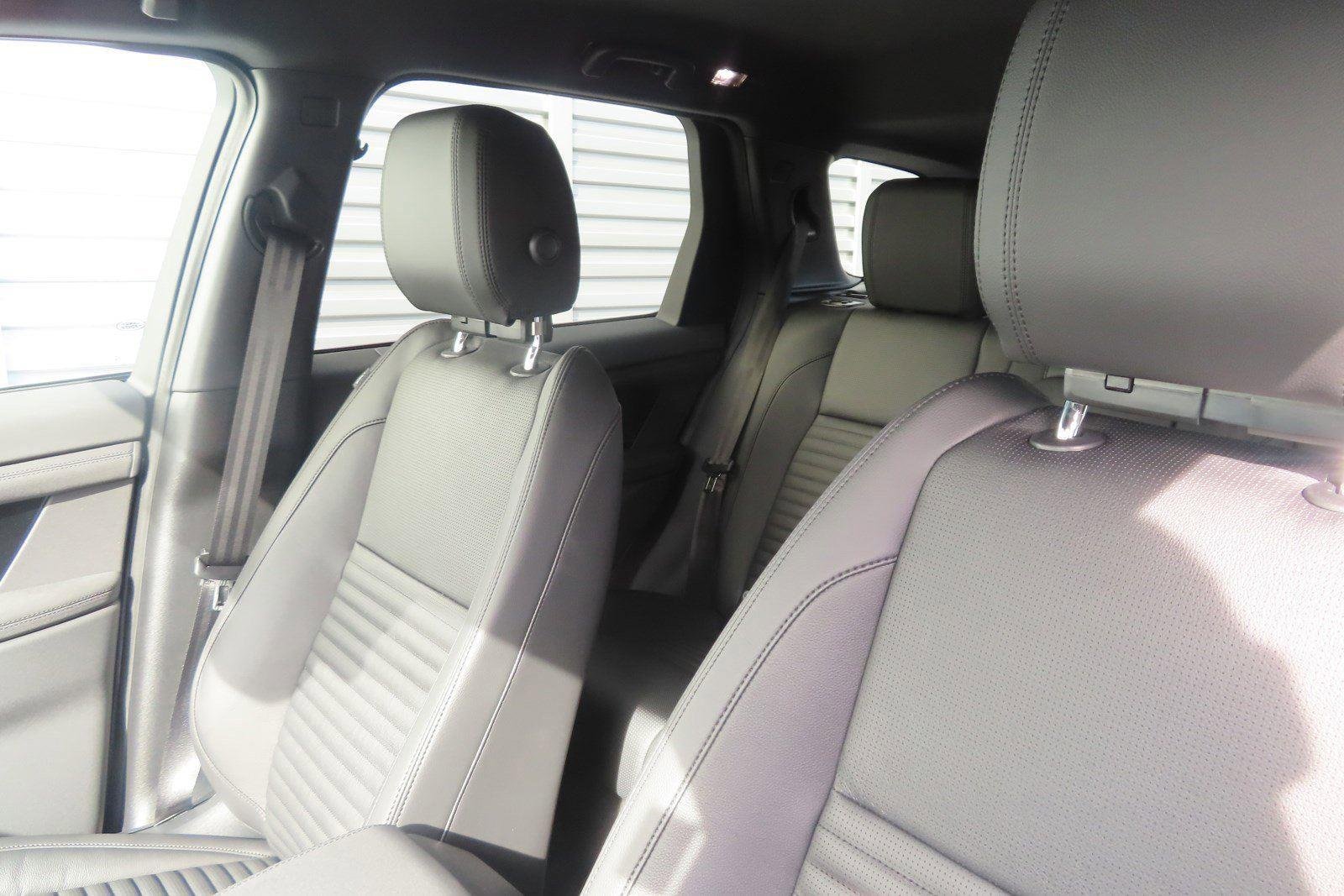 Used 2023 Eiger Grey Metallic Land Rover SE image 17