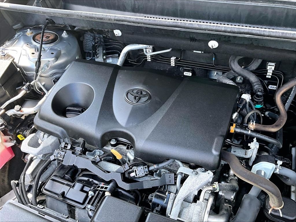 Used 2020 Silver Sky Metallic Toyota XLE image 34