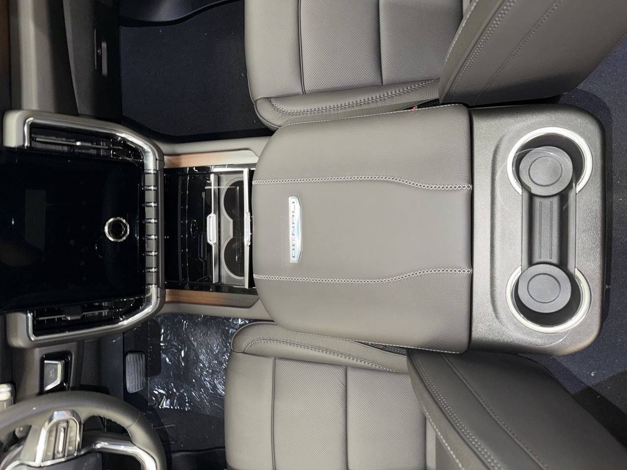 2026 GMC Yukon XL Denali - Photo 23