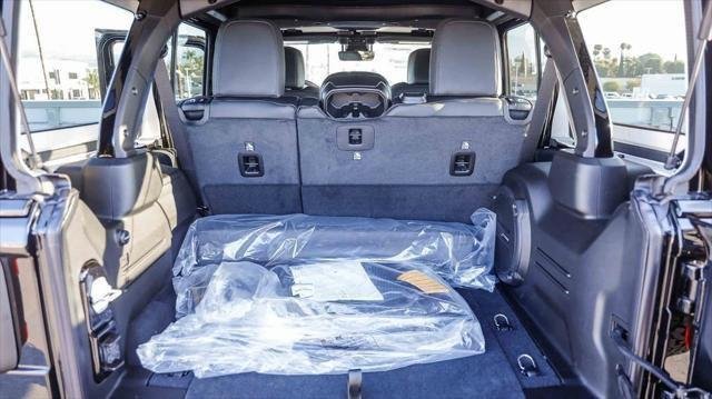 New 2026 Black Clear-Coat Exterior Paint Jeep Rubicon 392 image 31