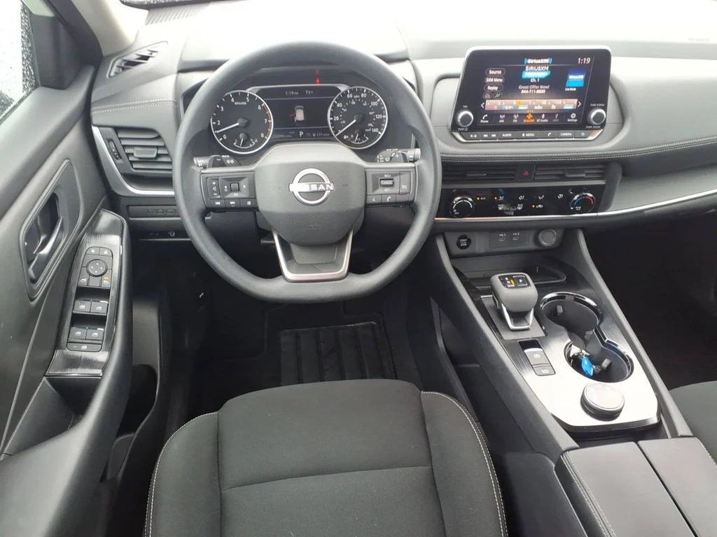 Used 2025 White Nissan S image 17