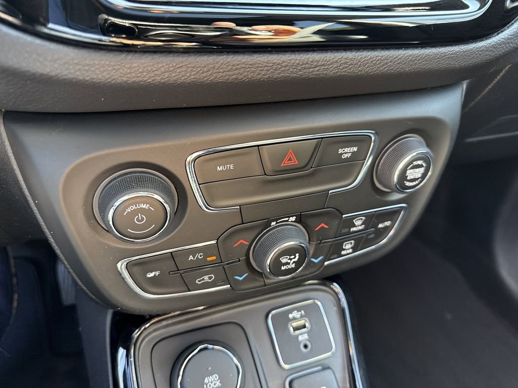 Used 2020 White Jeep Limited image 21