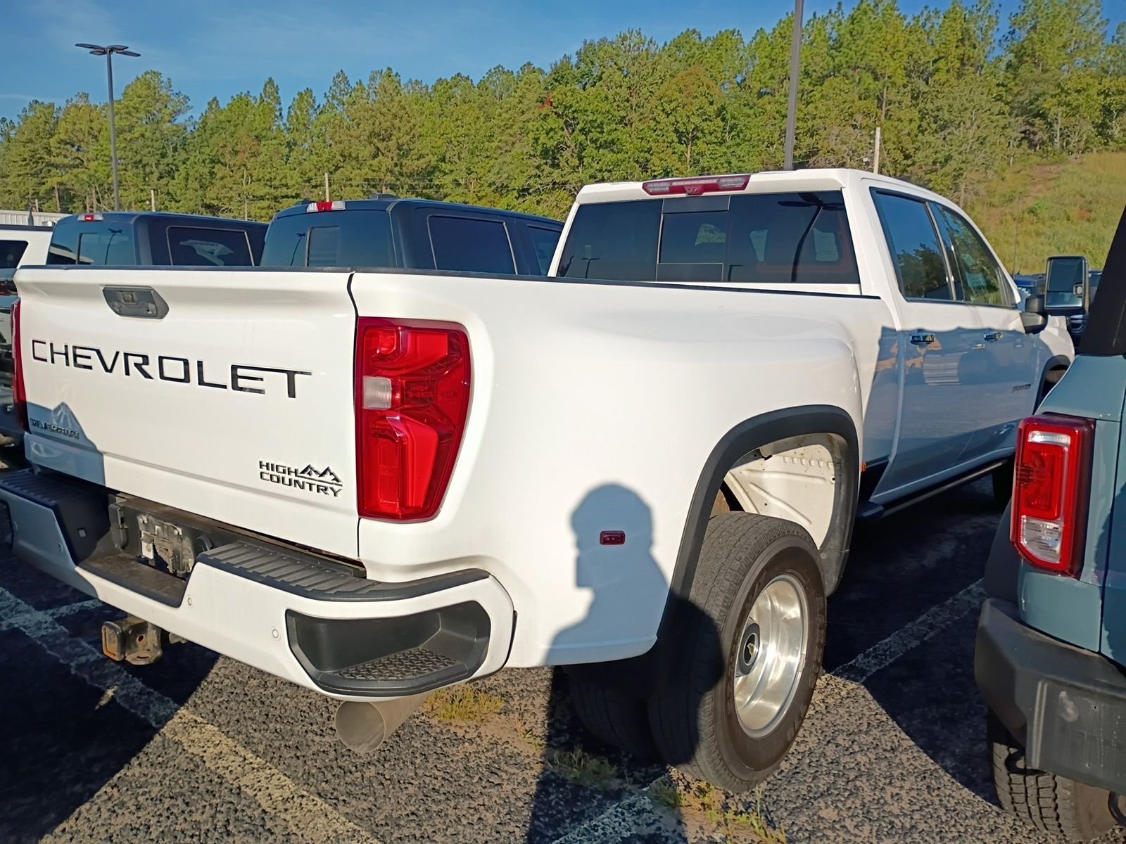 Used 2021 White Chevrolet High Country image 4