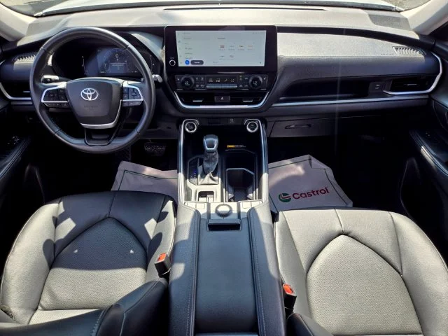 Used 2025 Silver Toyota XLE image 14