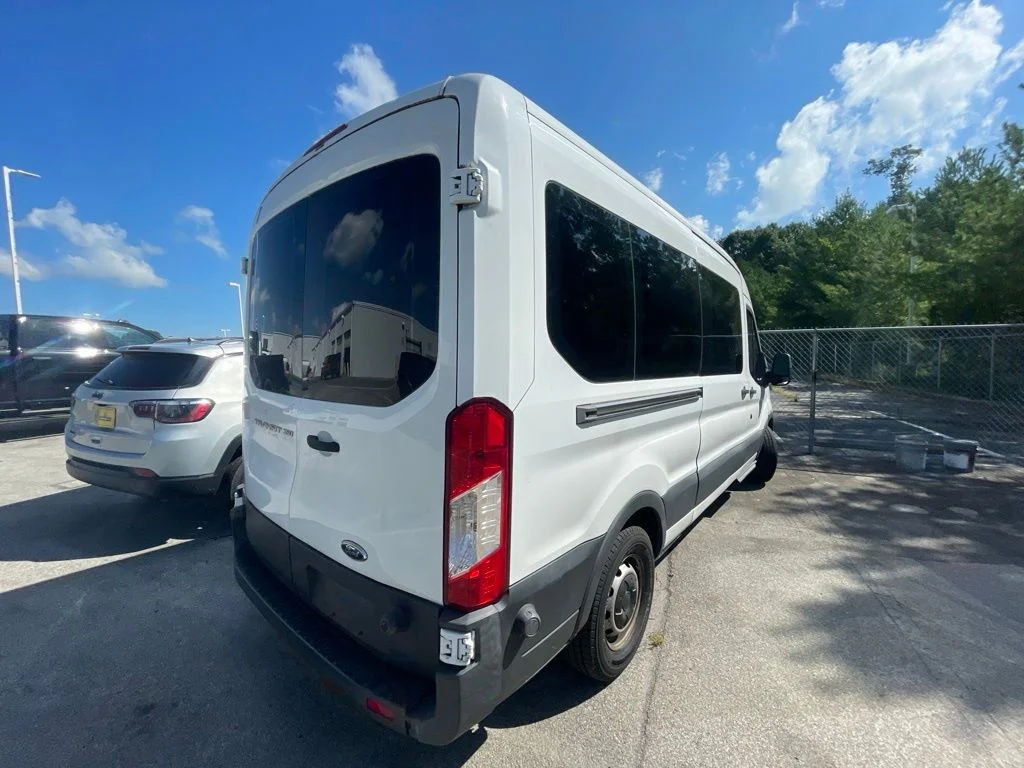 Used 2015 White Ford XL image 5