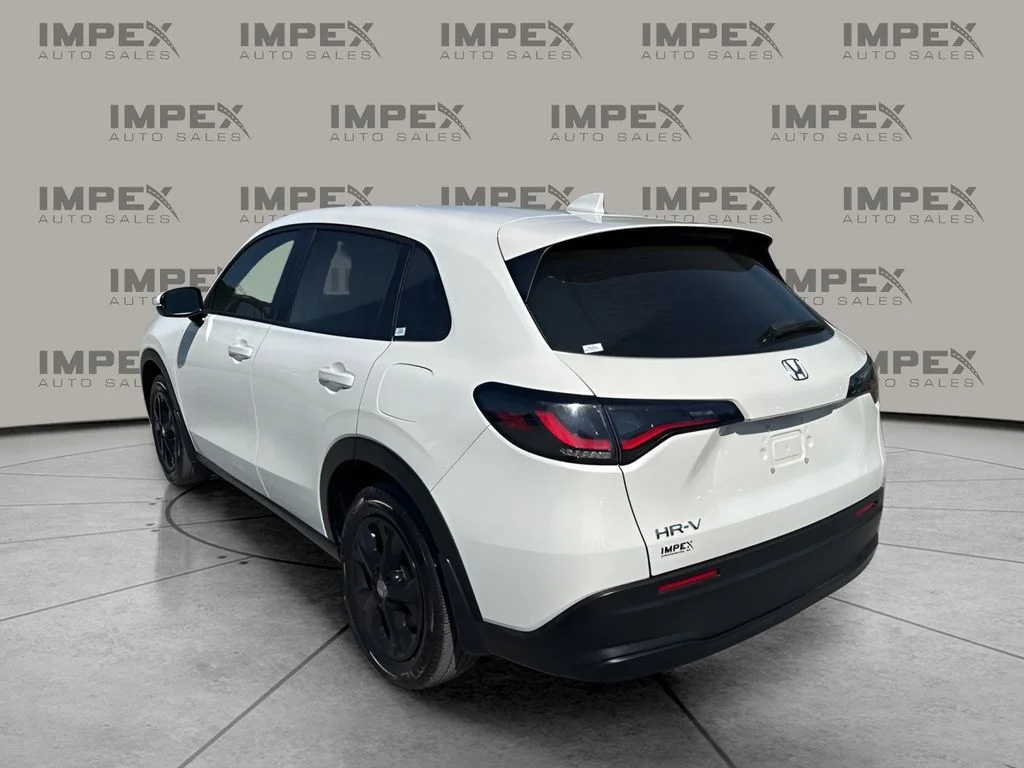 Used 2023 White Honda LX image 3