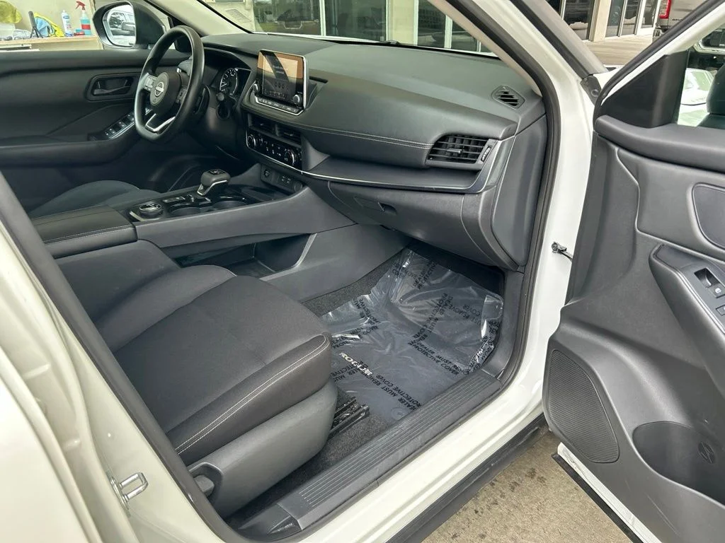 Used 2024 White Nissan S image 24