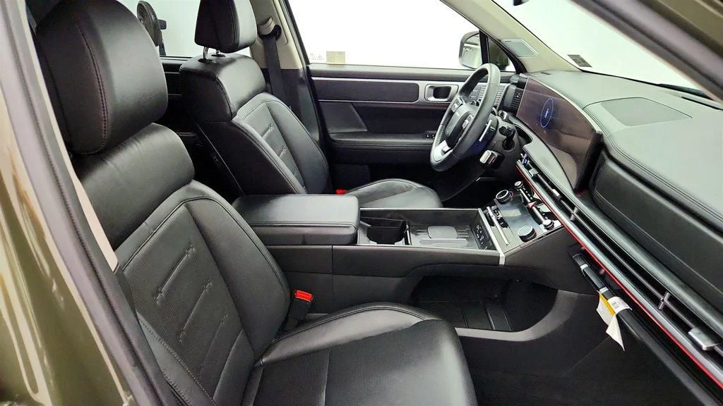 Used 2024 Rockwood Green Hyundai Limited AWD image 26