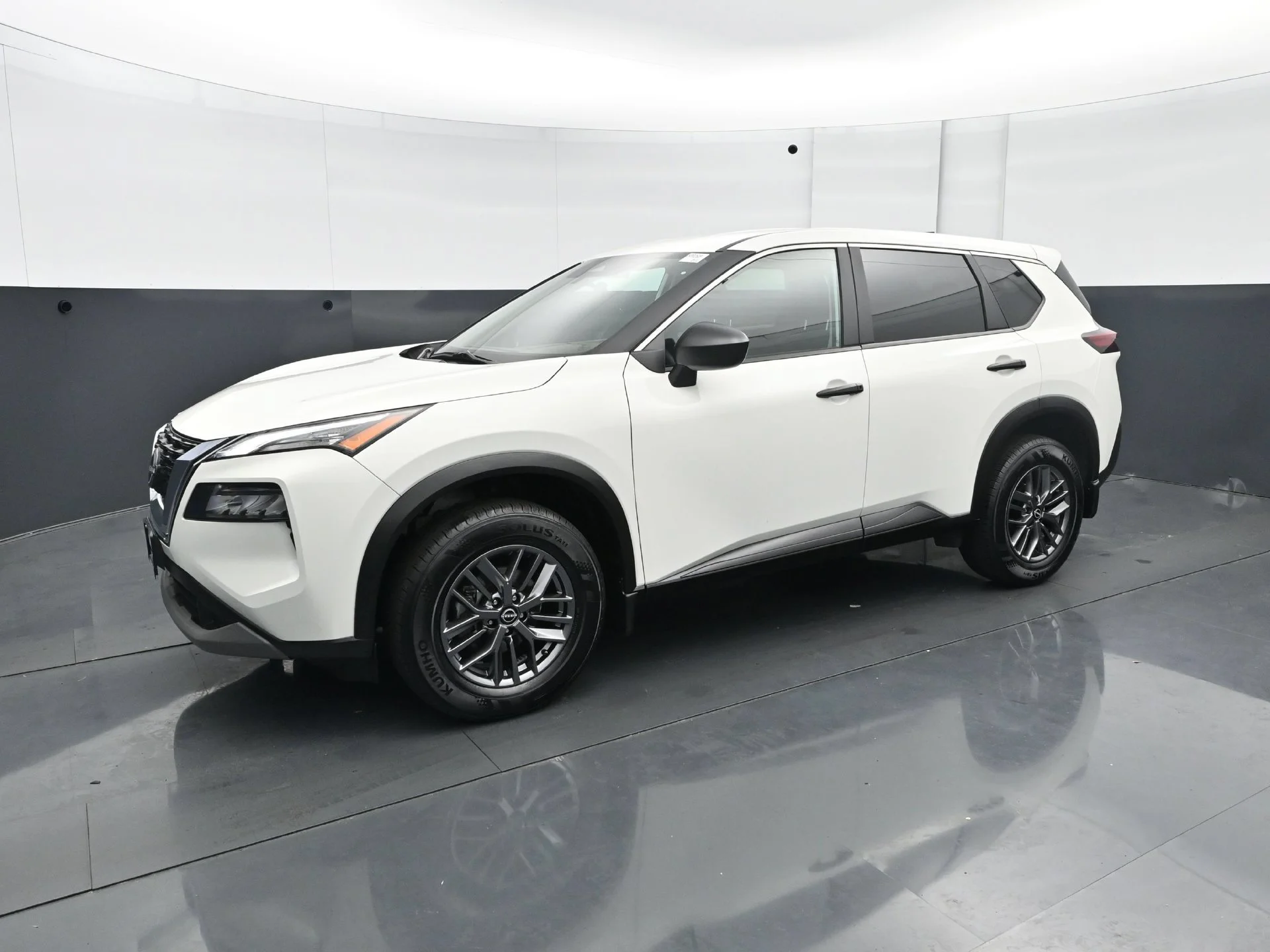 Used 2023 Glacier White Nissan S image 2