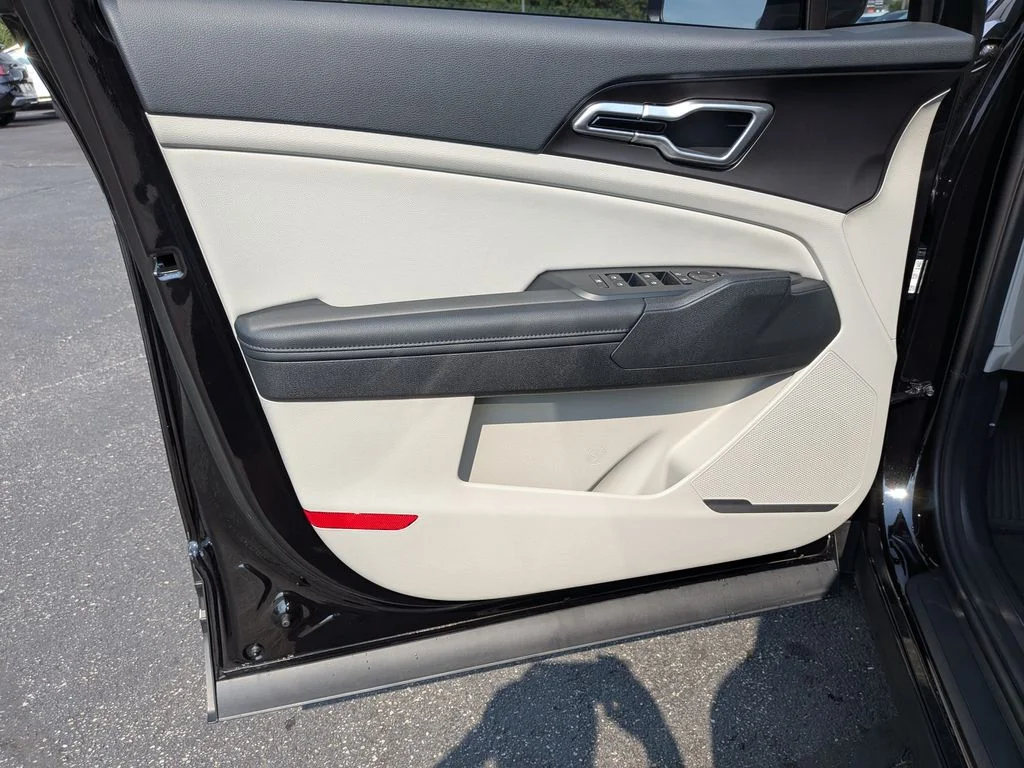 New 2027 Fusion Black Kia EX image 13