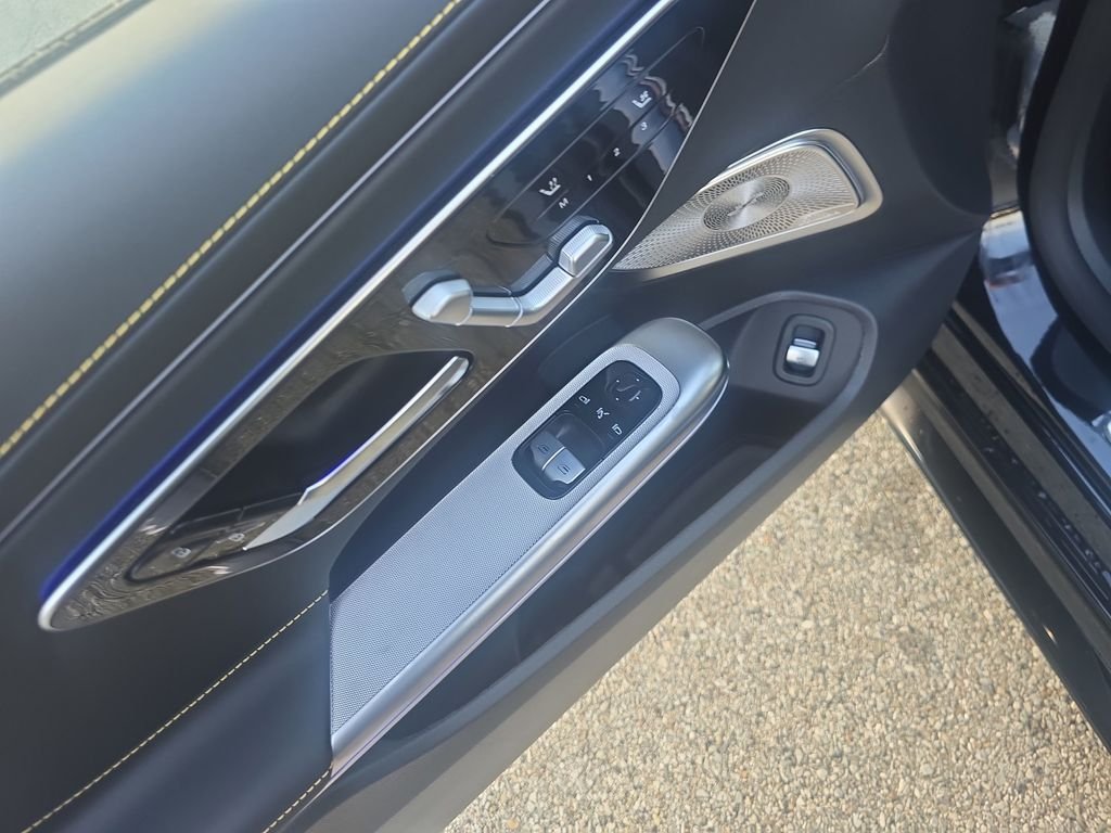 New 2027 Obsidian Black Metallic Mercedes-Benz AMG® CLE 53 4MATIC+ Coupe image 11