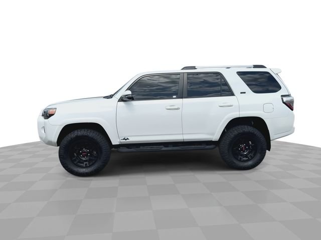 Used 2022 White Toyota SR5 Premium image 5