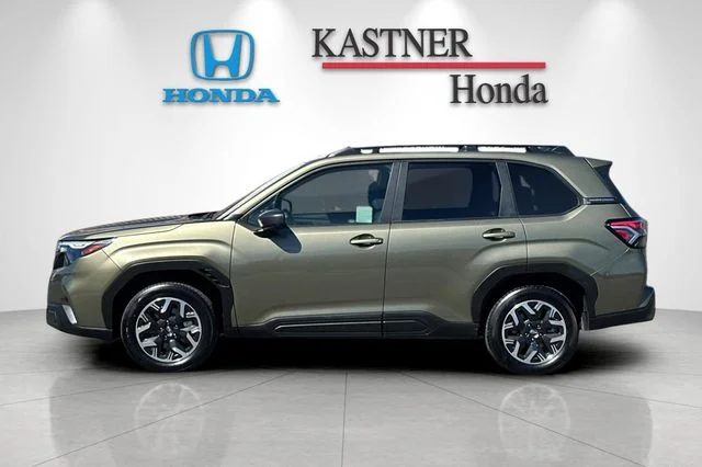 Used 2025 Green Metallic Subaru Premium image 9