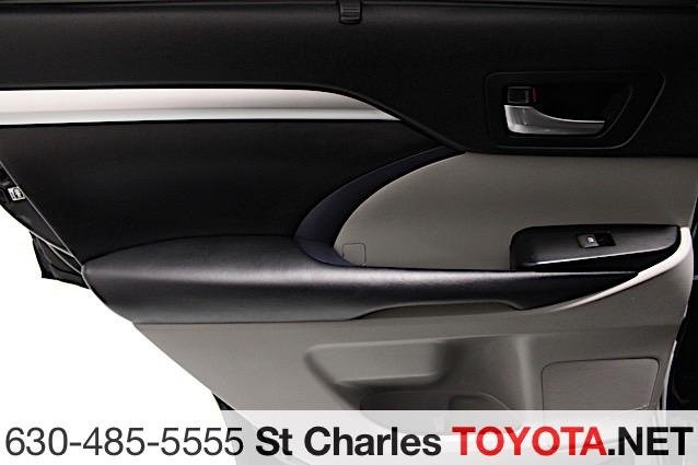 Certified Used 2018 MIDNIGHT BLACK METALLIC Toyota  image 16