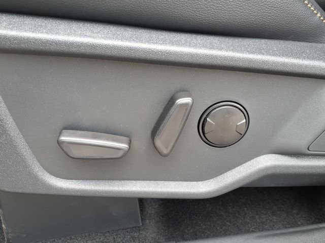 New 2026 Avalanche Gray Ford Badlands® image 8