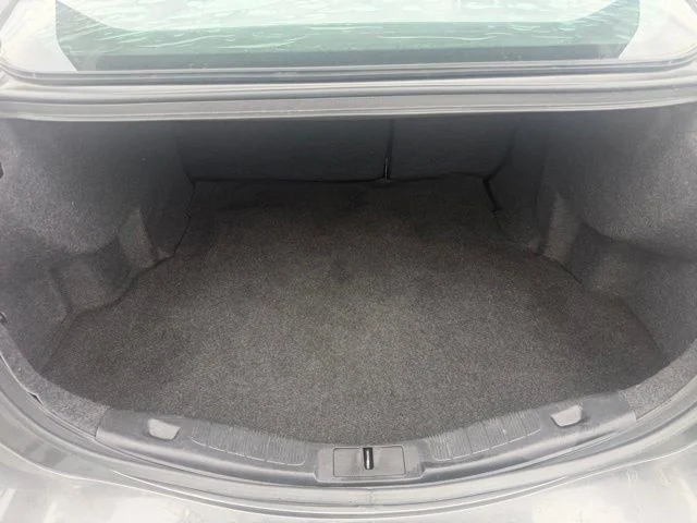 Used 2018 Magnetic Metallic Ford SE image 9