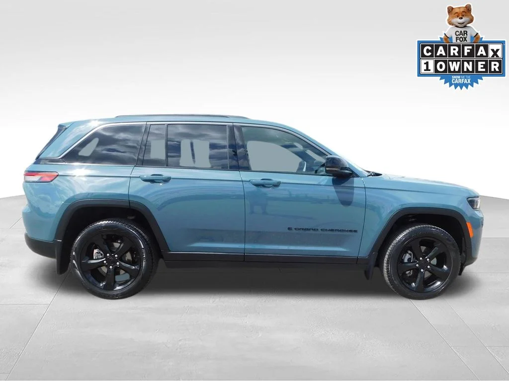 Used 2026 Steel Blue Jeep Limited image 2