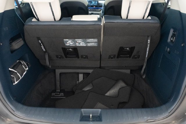 Used 2025 White Kia SX Prestige image 17