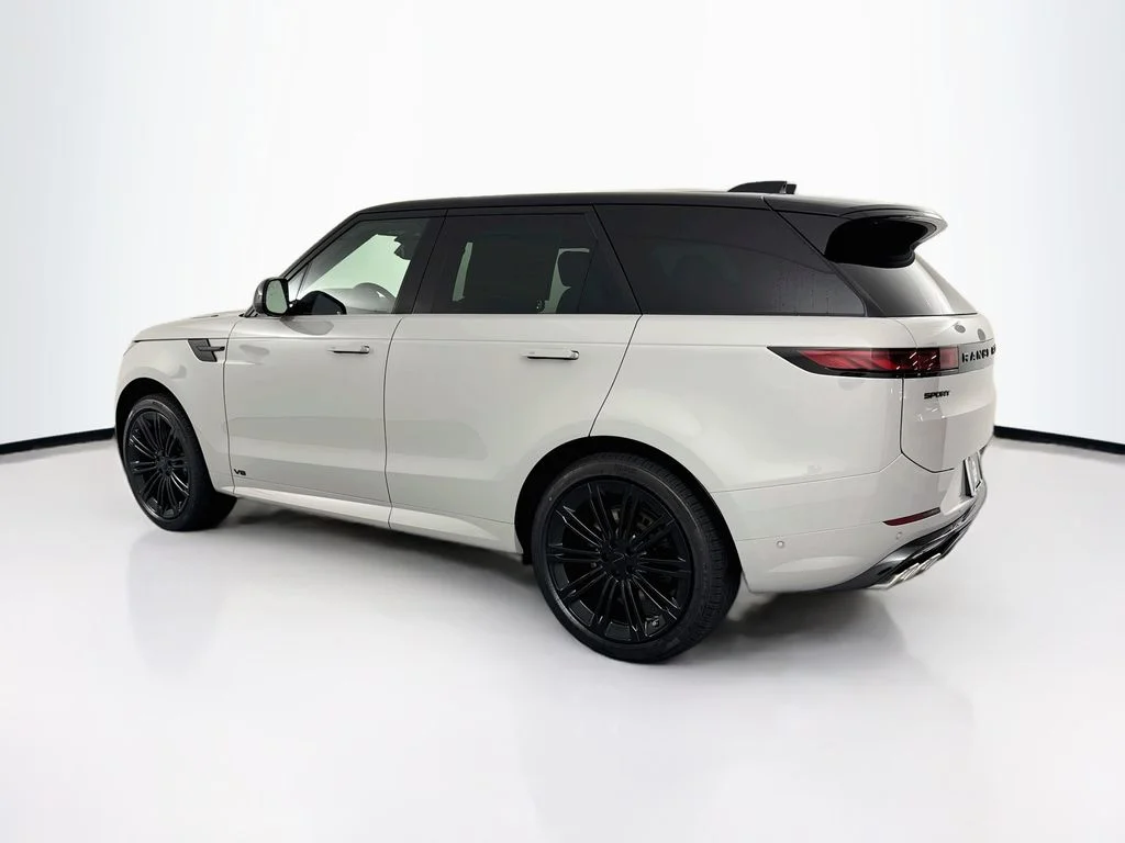 New 2026 Borasco Grey Land Rover Dynamic SE image 7