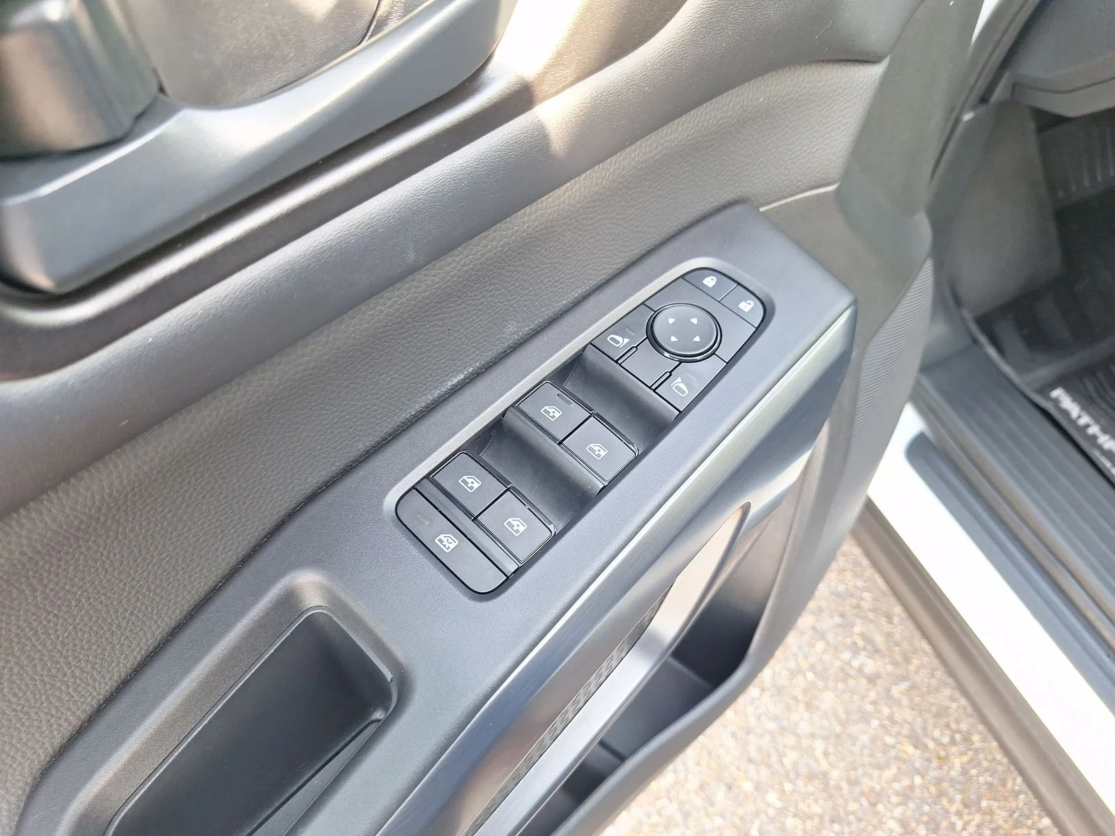 Used 2026 White Nissan Rock Creek image 11