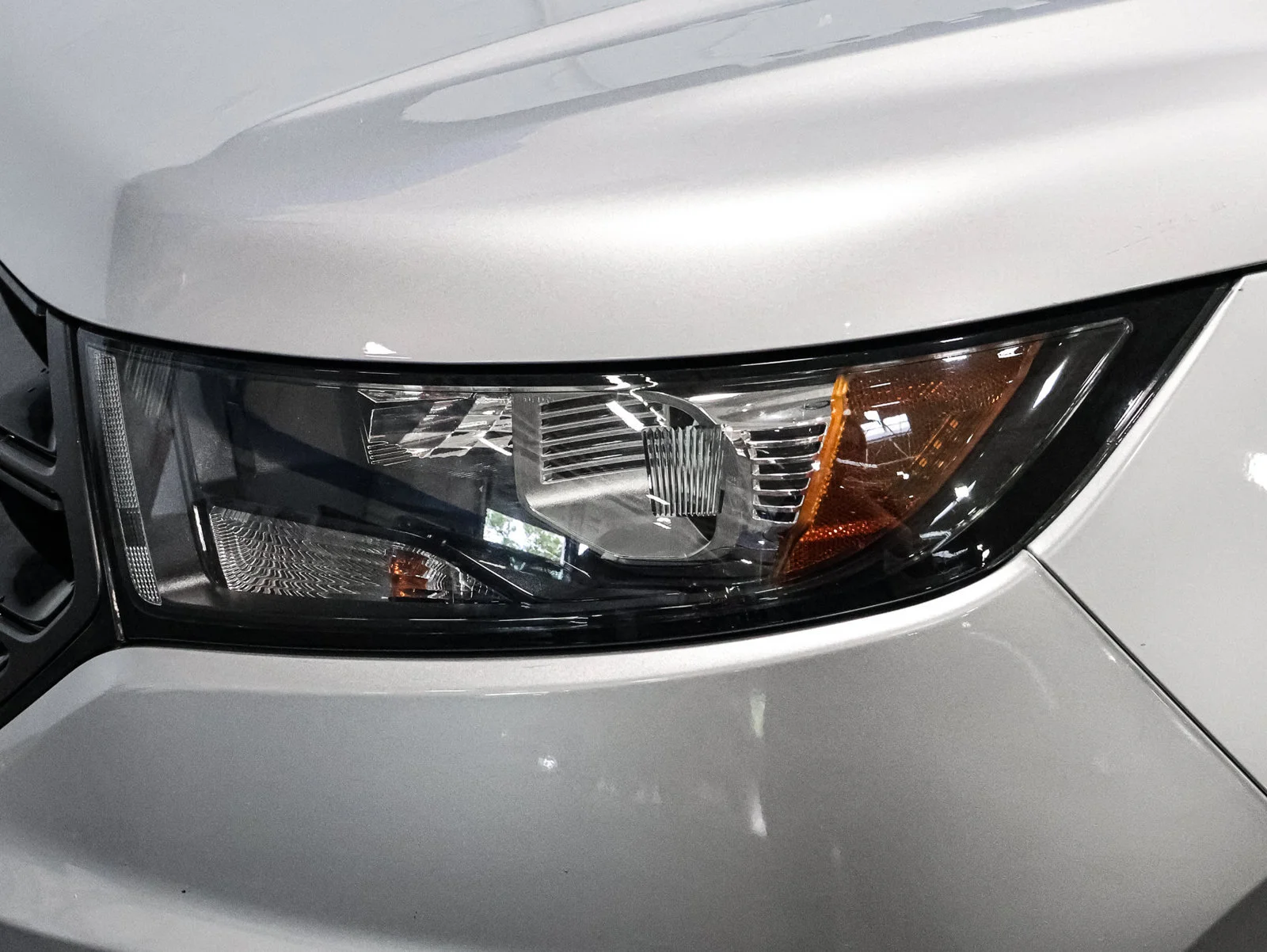 Used 2018 Silver Ford Sport image 15