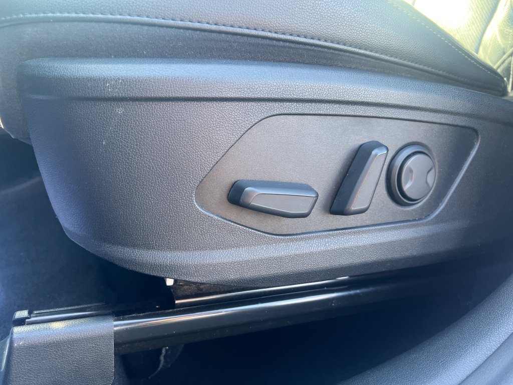 Used 2021 White Kia SX-Prestige image 10