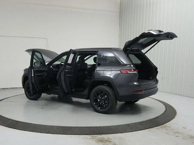 New 2026 Baltic Gray Metallic Clearcoat Jeep Altitude image 13