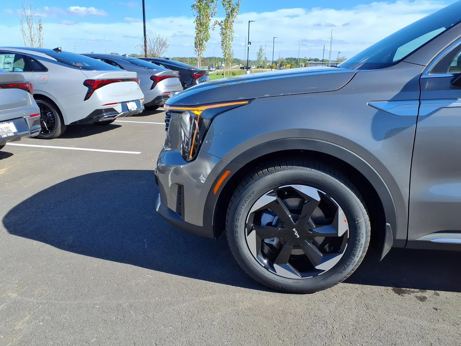 New 2026 Volcanic Sand Kia EX image 17