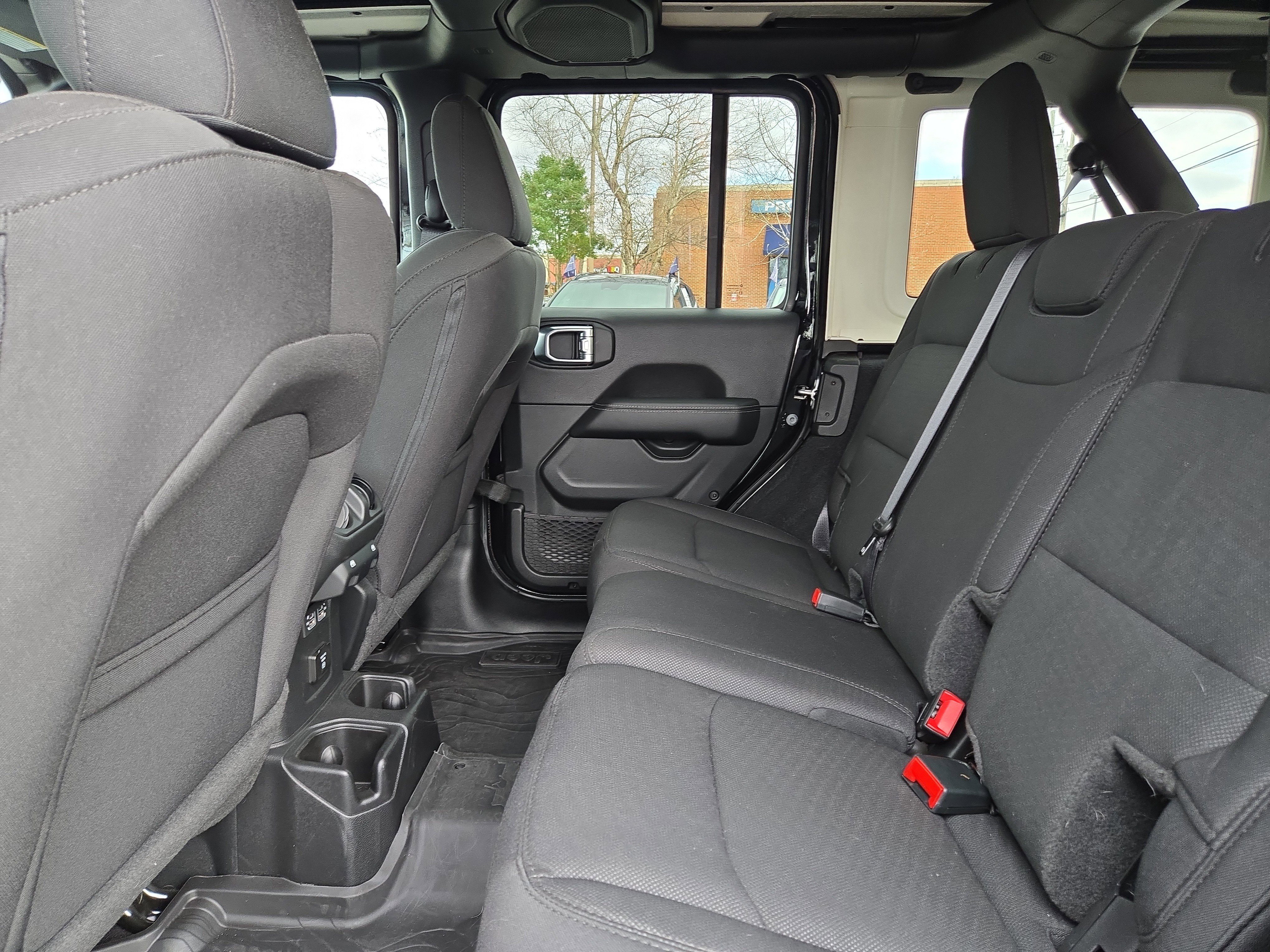 2023 Jeep Wrangler 4-Door Sahara - Photo 13