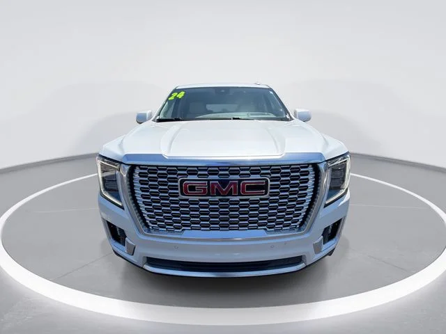 Used 2024 White GMC Denali image 3