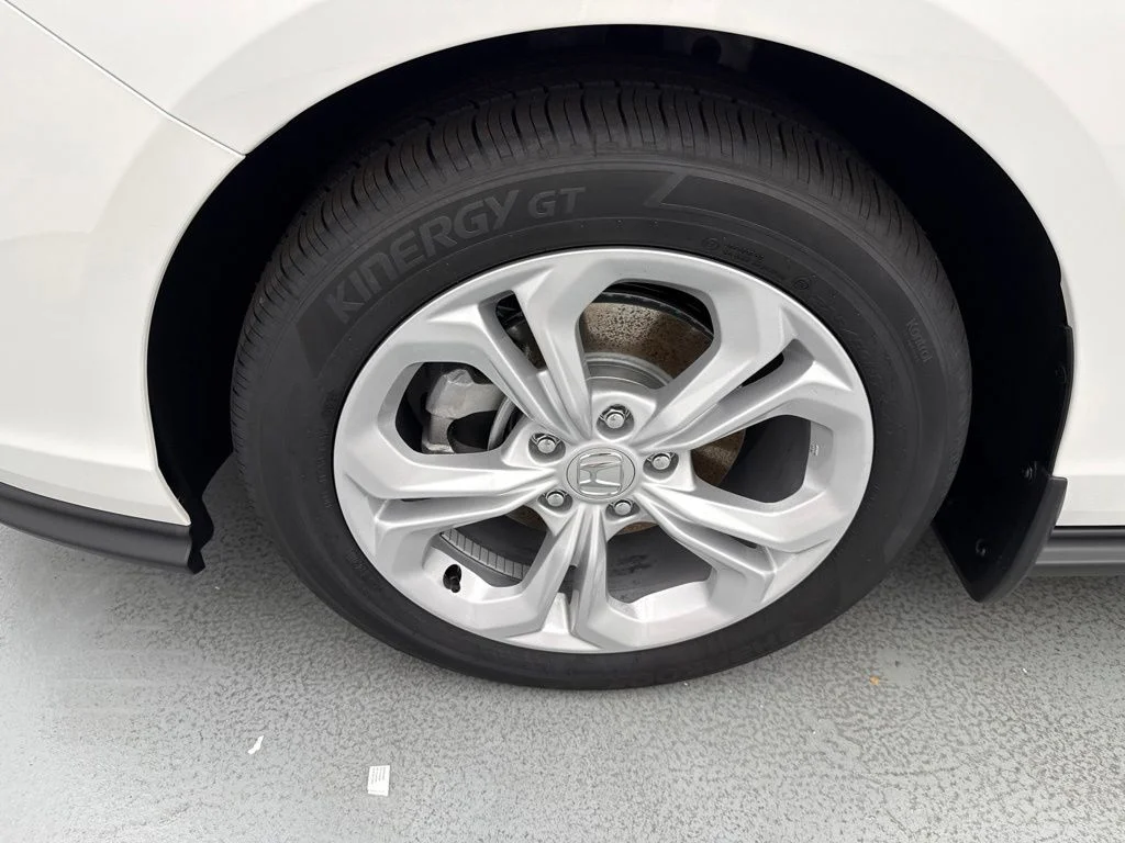 New 2026 Platinum White Pearl Honda LX image 4