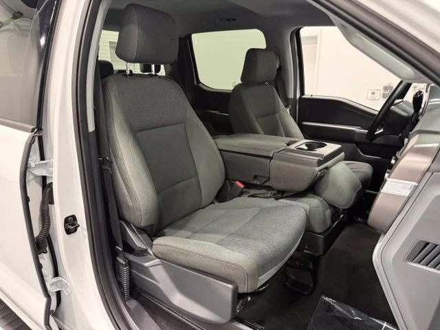 Used 2025 White Ford XLT image 27