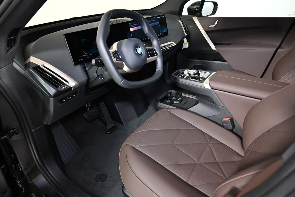 2026 BMW iX 45 - Photo 15