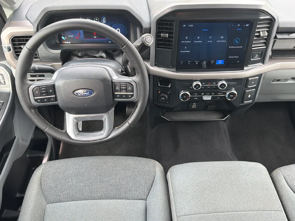 Used 2025 Silver Ford XLT image 22