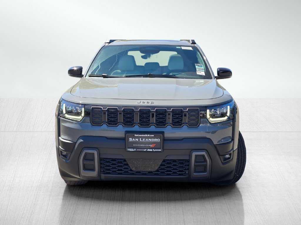 New 2026 Sting-Gray Clear-Coat Exterior Paint Jeep Limited image 2