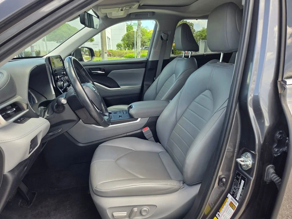 Used 2022 Magnetic Gray Metallic Toyota Hybrid XLE image 12