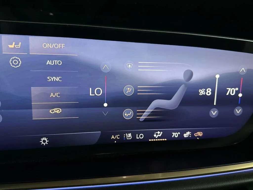 Used 2024 Calypso Blue Metallic Buick Avenir image 27