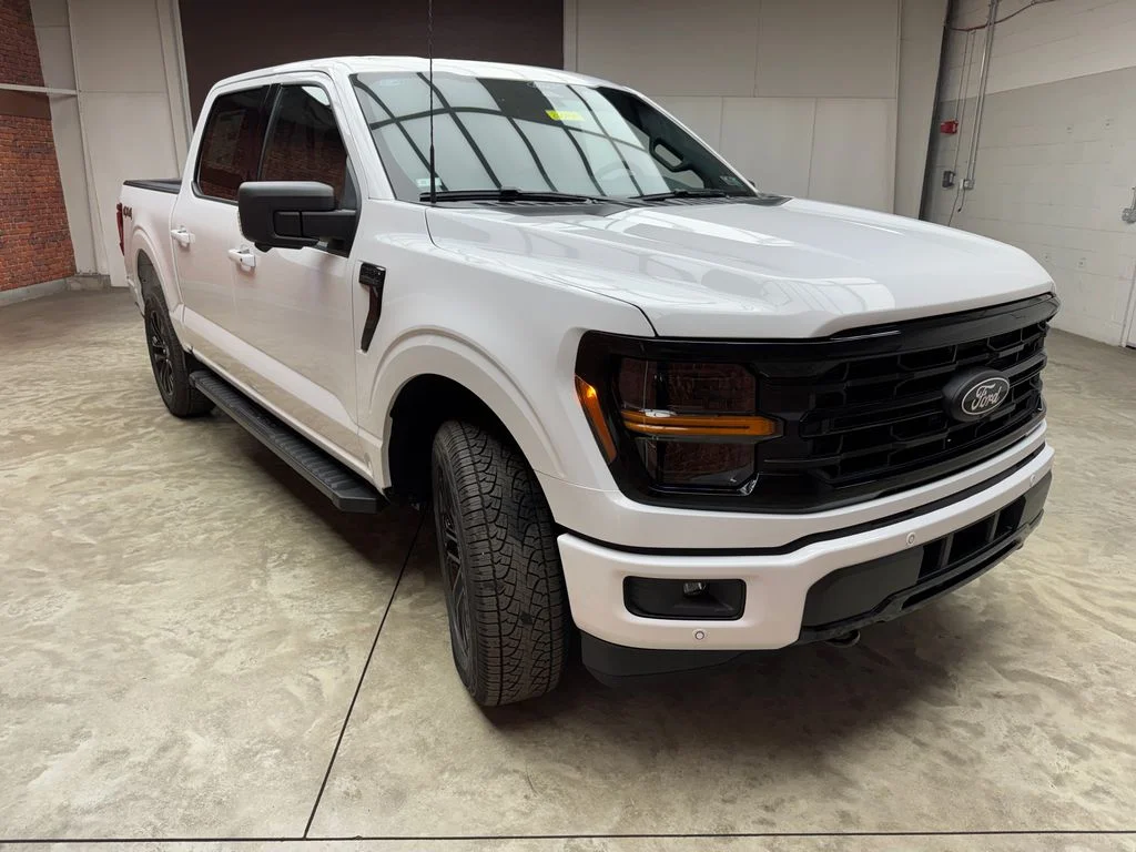 New 2026 Oxford White Ford XLT image 6
