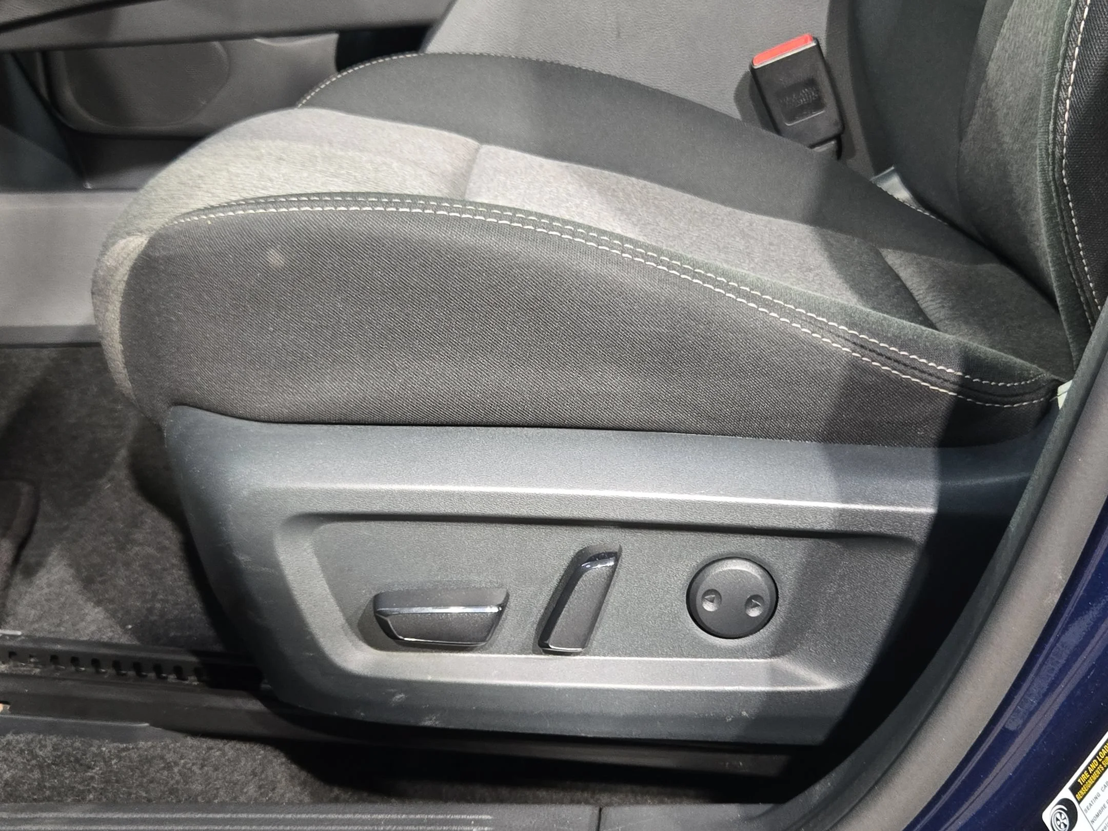 2025 Nissan Rogue SV - Photo 23