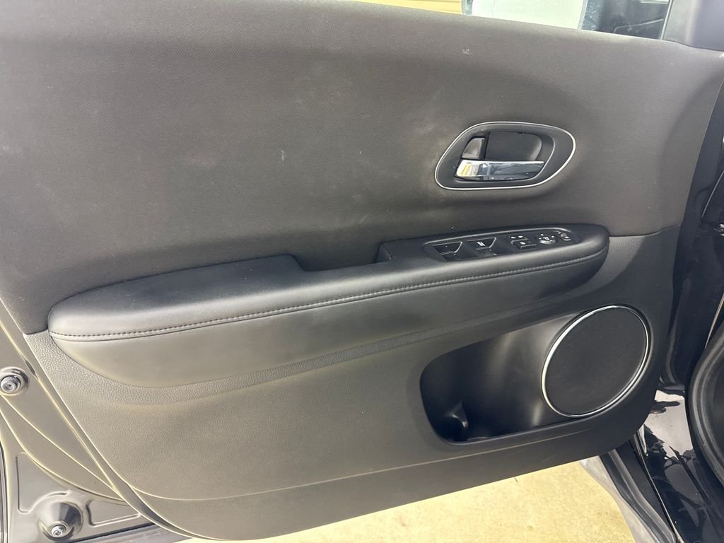 Used 2017 White Honda EX-L image 17