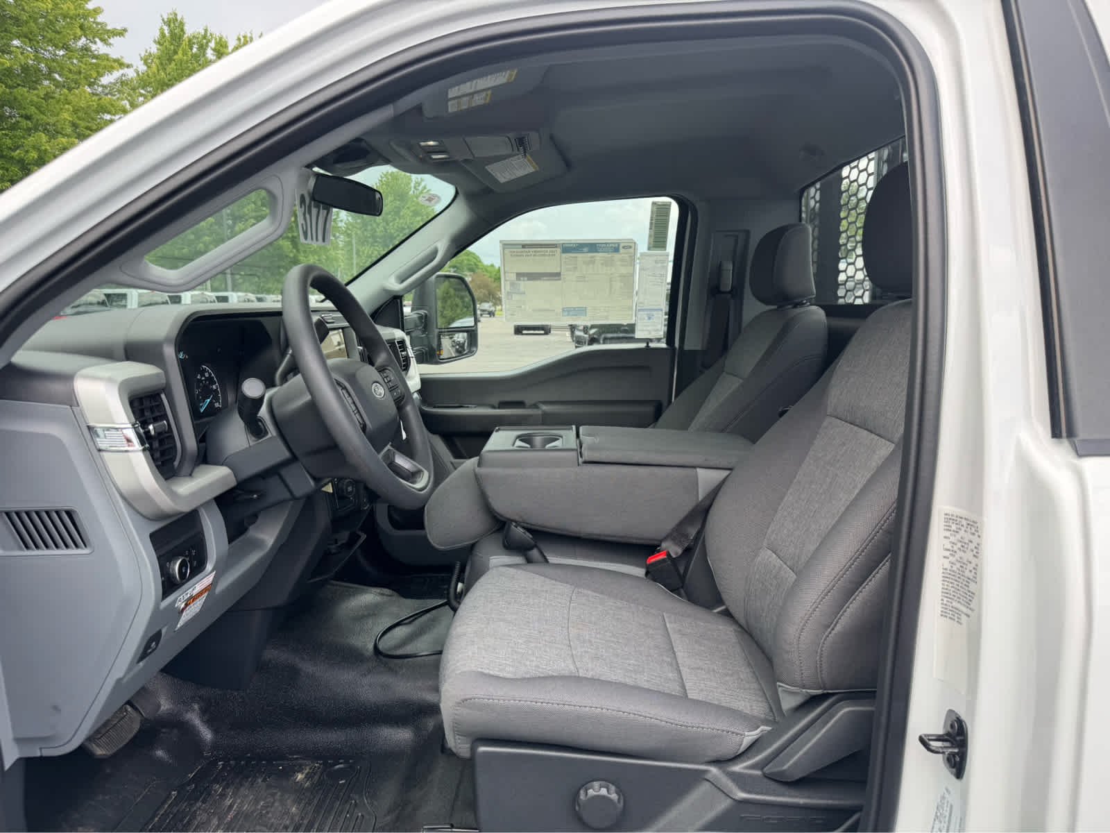 New 2026 Oxford White Ford XL image 11
