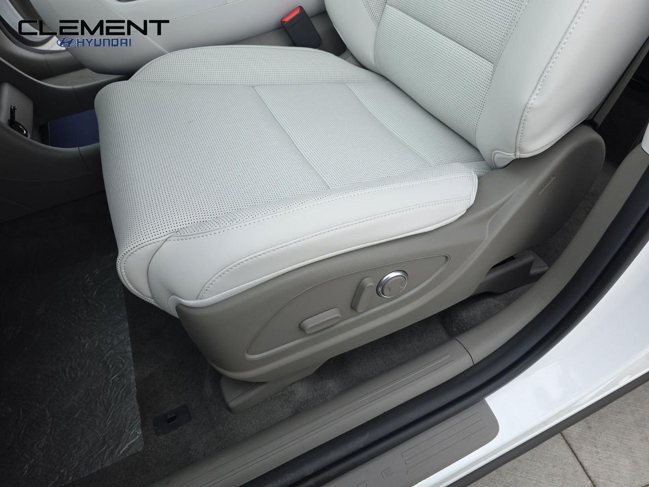 New 2026 White Hyundai SEL AWD image 26