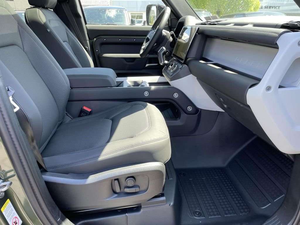 New 2026 Woolstone Green Land Rover S image 20