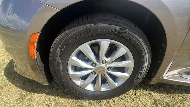Used 2017 Silver Chrysler Touring image 9