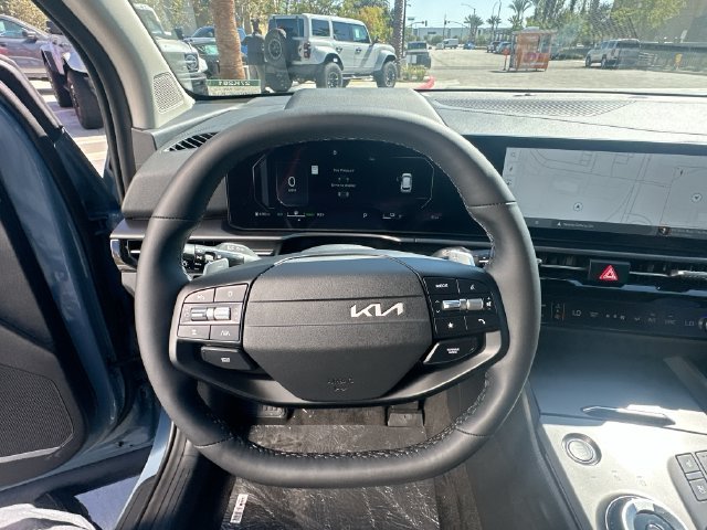 New 2027 Heritage Blue Kia SX Prestige image 11