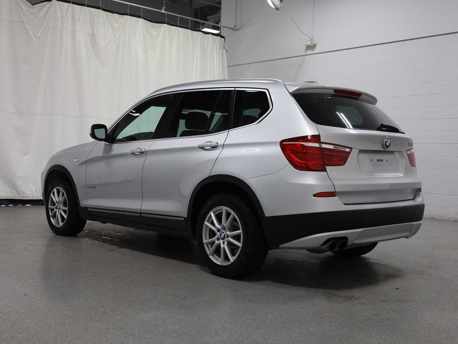 Used 2014 Silver BMW xDrive35i image 3