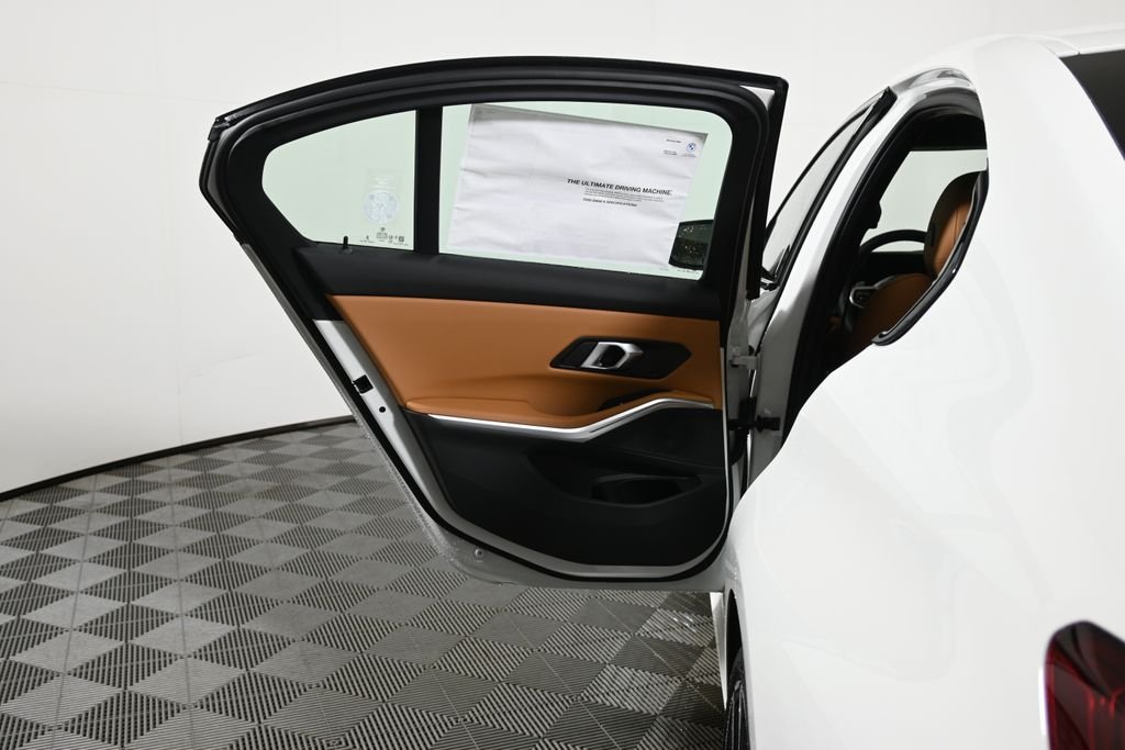 Used 2026 Alpine White BMW 330i xDrive image 31