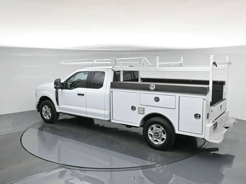 New 2026 Oxford White Ford XLT image 48