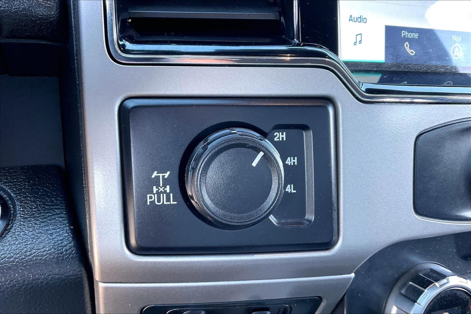 Used 2022 Iconic Silver Metallic Ford LARIAT image 32
