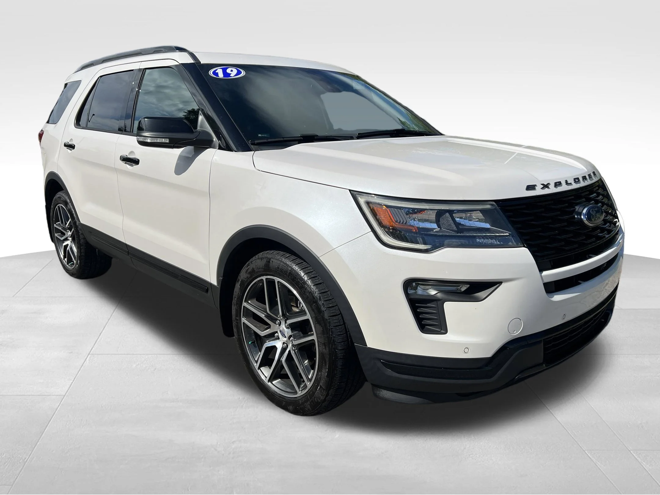 Used 2019 White Ford Sport image 4